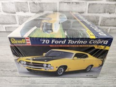 Revell 1970 ’70 Ford Torino Cobra 1:25 Scale Plastic Model Kit Sealed 85-2353