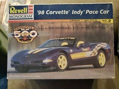 1/25 Scale ’98 Corvette Indy Pace Car Open Looks Complete