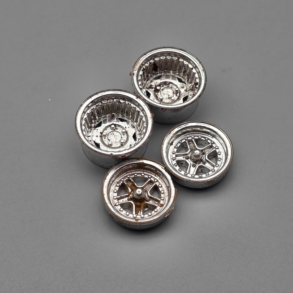 AMT/ERTL 1/25 Mummy Machine Parts Kitbash Chrome Drag Wheels Damaged Finish