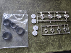 Revell 1/25 66 Chevy El Camino 85-2045 Parts Hubcaps Tires & Disc Brakes STK Z32