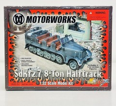 Motorworks SdKfz.7 8-Ton Halftrack w Figures 1:32 Plastic Model Kit 22010 NOB