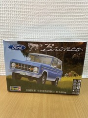 Revell Ford Bronco 1/25 Scale Plastic Model Car Kit 85-4320 Brand New