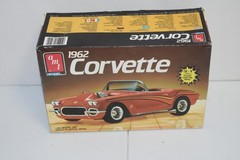 AMT 1/25TH 1962 CORVETTE CONVERTIBLE 3 IN 1 KIT #6521 (JKH78)
