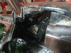 1957 CHEVY RUSTY JUNKER IN CORNER JUNKYARD DIORAMA SCENE /OPENING DOORS/TRUNK !!