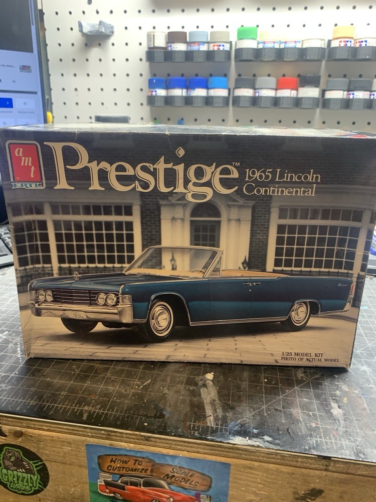 amt ertl 1965 lincoln continental painted custom model kit 1:25 unassembled