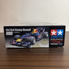 Tamiya 1/20 – Red Bull Racing Renault RB6 Vettel Formula 1 2010 Champion #20067