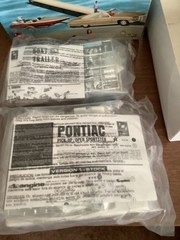 AMT 1970 Pontiac Bonneville And Speedboat/Trailer 1/25