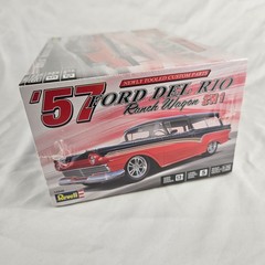 Revell 1957 Ford Del Rio Ranch Wagon 1/25 Scale Plastic Model Kit