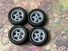 1/24 Scale: 17-inch “Torq Thrust-no Center Cap” wheels W/ Wide Rear Tires .Resin