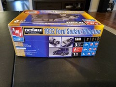AMT – 1932 Ford Sedan/Phaeton Car Model Kit- 1/25 Scale