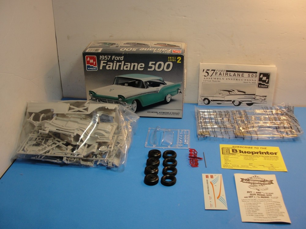New Open Box AMT ERTL 1957 Ford Fairlane 500 1/25 Model Kit #8028 Sealed Parts