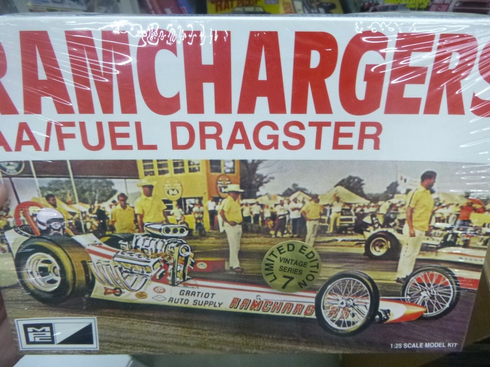 MPC 30108 RAMCHARGERS AA/FUEL DRAGSTER kit 1/25 Model Car Mountain FS