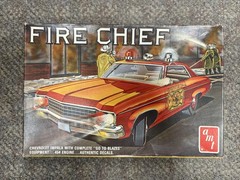 + AMT 1/25 Scale Fire Chief Plastic Model Kit T223 w/ Box – Partial Start