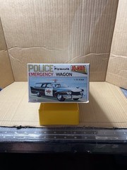 Open Jo-Han Plymouth Police Emergency Wagon Plastic Model Kit 1:25 Unassembled