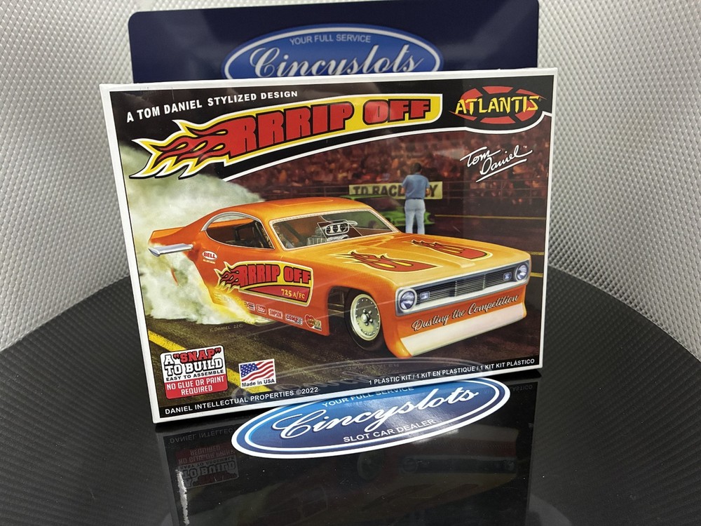 Atlantis “Rrrip Off” Tom Daniel Funny Car Dragster 1:32 Snap Model Car Kit M8277