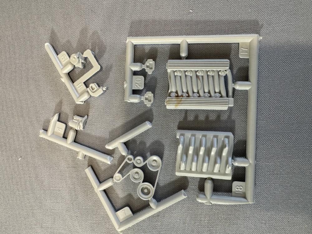 AMT/ERTL 6808 Dodge Viper RT/10 Parts Kit Bash Engine Sub Assembly 3 Parts