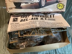 VINTAGE MODEL KIT -AMT#6563 “57 CHEVY BELAIR HARDTOP OPEN Box
