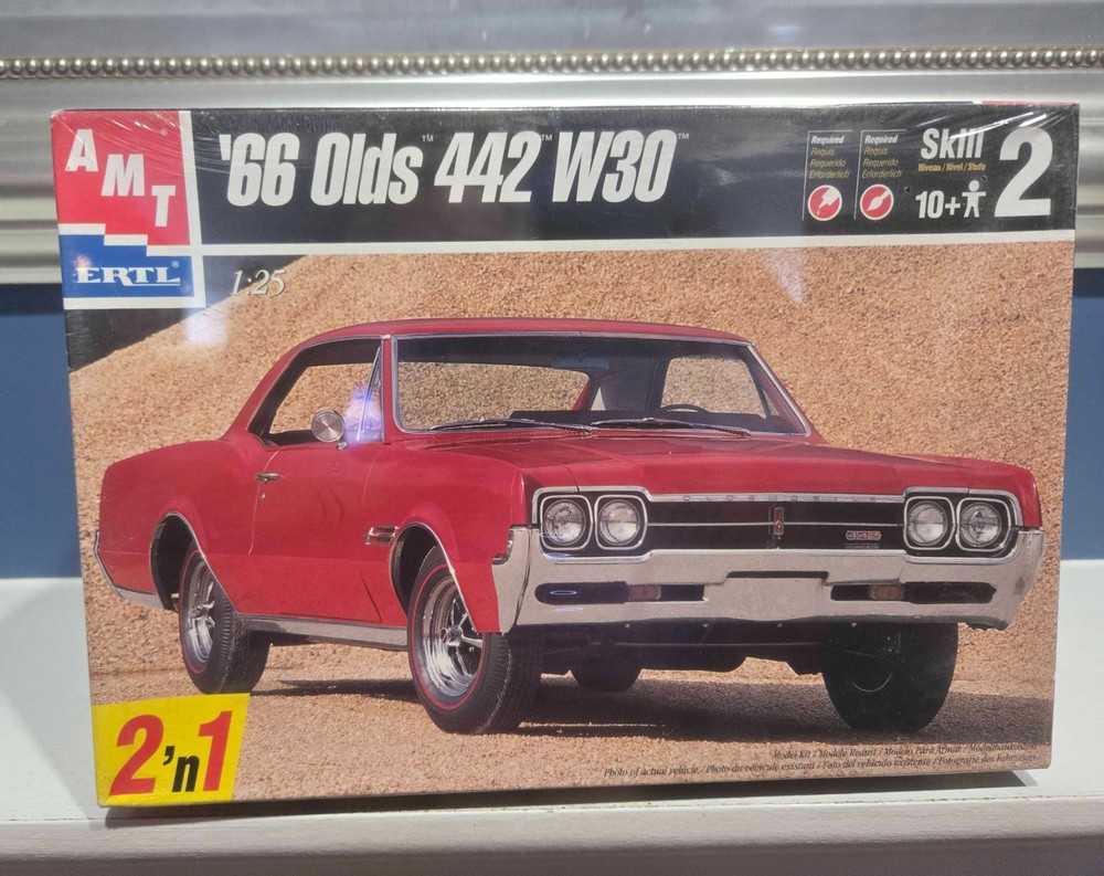 AMT ERTL 66 Olds 442 W30 Car 2 in 1 Stock Or Custom 1:25 Factory Sealed Kit 6268