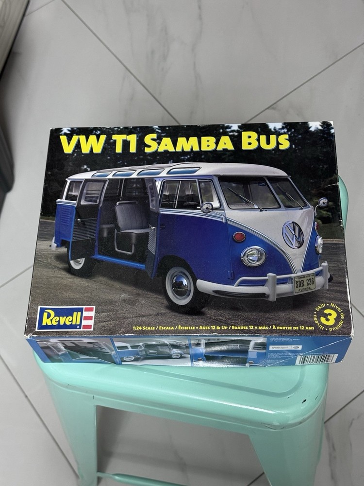 VW T1 SAMBA BUS – Revell – Molded in White New Open Box 85-4292 1:24