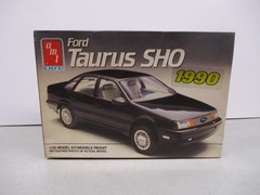 AMT 1990 Ford Taurus SHO 1/25