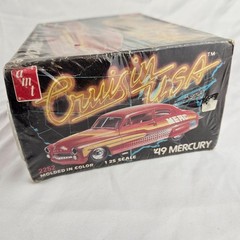 AMT Cruisin USA 1949 Mercury Coupe 1/25 Scale Plastic Model Kit