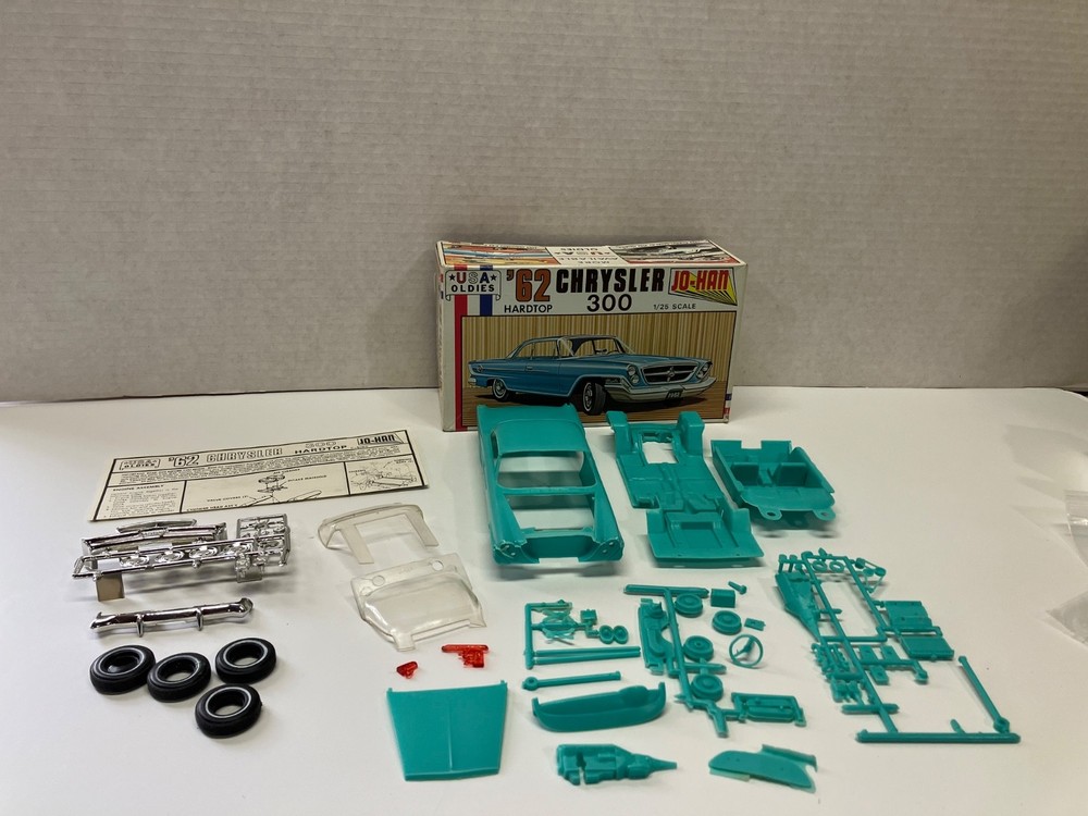 VINTAGE ORIGINAL JO-HAN 1/25 SCALE 1962 CHRYSLER 300 HARDTOP MODEL KIT