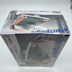 Revell 1970 Dodge Challenger T/A 2 ‘n 1 1/24 Scale Plastic Model Car Kit 85-2596