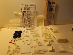 MPC 1975 Plymouth Roadrunner 3-in-1 Annual 1/25 Kit # 7525 opern box/ complete