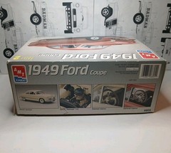 AMT 1949 FORD Coupe 2N1 model car kit