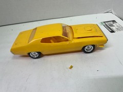 1/25-1/24 REVELL 1971 PLYMOUTH GTX YELLOW BUILT PARTS MODEL CAR KIT