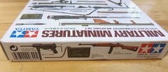 Italeri Model Kit #326 1/4 Ton 4×4 Ambulance Jeep Plus 2 Military Miniatures
