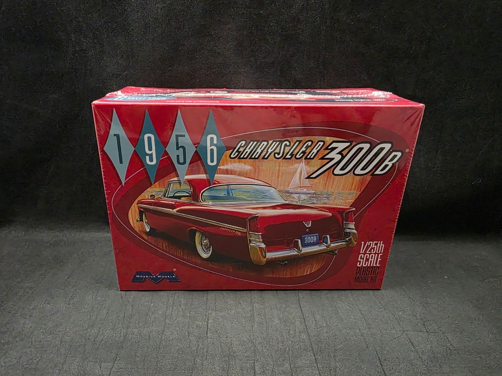 Moebius Models 1956 Chrysler 300B 1:25 Scale Plastic Model Kit 1207 NISB