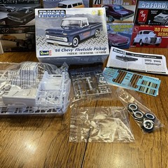 Revell 1/25 1966 Chevy Fleetside Pickup Plastic Model Kit