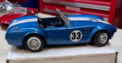 Revell Shelby Cobra 427 Racing 1/24 Blue/ White Stripes #33 no side pipes