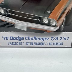 Revell 1970 Dodge Challenger T/A 2 ‘n 1 1/24 Scale Plastic Model Car Kit 85-2596