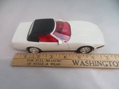AMT ERTL 1992 Corvette Convertible Artic White Red Interior 6702