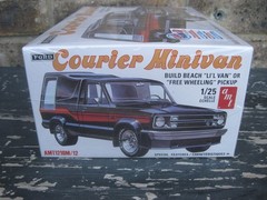 AMT 1978 Ford Courier Minivan Build As Van Or Pickup 1:25 Model Kit 1210 SEALED