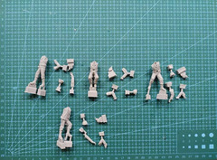 1/35 WWII US M16 MGMC Anti-Aircraft Gun Crew (Only 4 Figures) Unpainted Unassemb