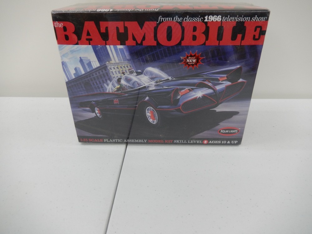 Polar Lights Batmobile 1/25 Scale Plastic Assembly Model Kit