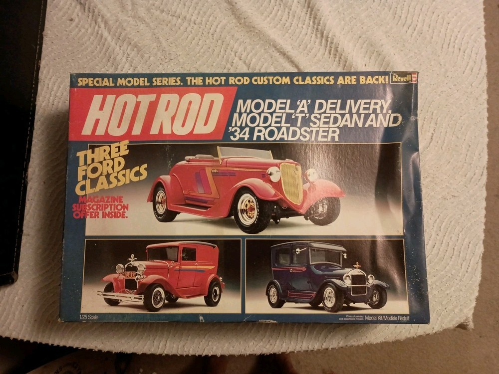 REVELL. 7446. FORD CLASSICS COMBO. HOT ROD. 1/25 SCALE – OPEN BOX