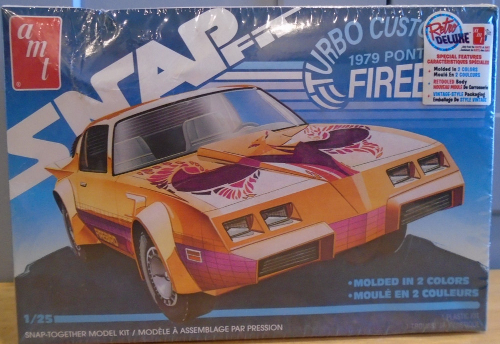 AMT #1211 1/25 SCALE SNAP FIT 1979 PONTIAC FIREBIRD NEW IN DAMAGED BOX
