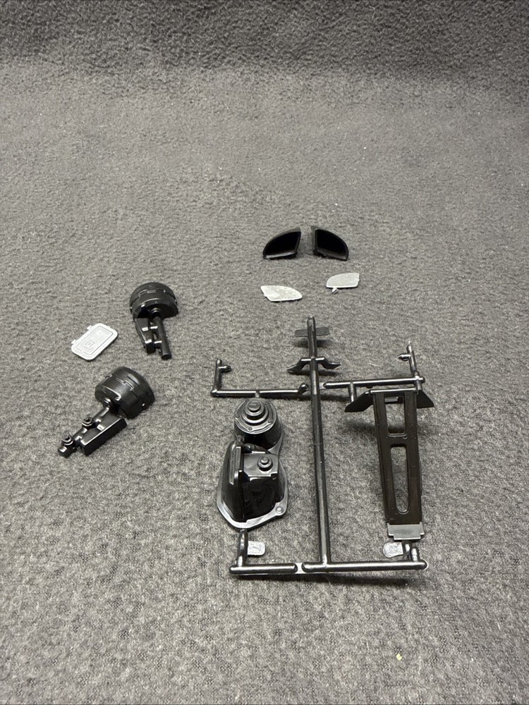 Monogram Iroc-Z Camaro 1/8 Model Kit 2610 Mirrors Brake Booster AC Box Support