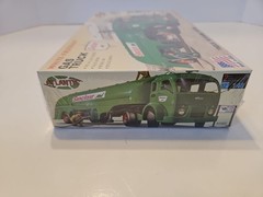 Atlantis White Fruehauf Gas Truck Sinclair / US Army 1:48 model kit 1402. New.