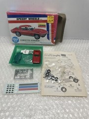 VTG LINDBERG SPEEDY WHEELS SERIES SNAP FIT CORVETTE STINGRAY KIT 1034 – 1976