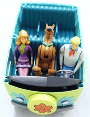Revell 2017 Scooby-Doo Model Kit Daphne, Fred, Scooby, & Mystery Machine