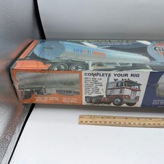 AMT Fruehauf Tanker Semi-Trailer 1/25 Model Kit T531 Union 76 Gulf SEALED 1972