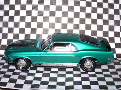 1/24 REVELL 1970 FORD MUSTANG MACH 1 BUILT MODEL CAR 351 CLEVELAND-VERY DETAILED