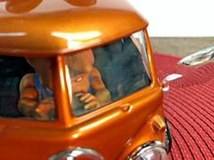 REVELL 1/25 DEAL’S WHEELS HIPPY VAN BUILT ART STUDIO DISPLAY MODEL & BONUS WOW!