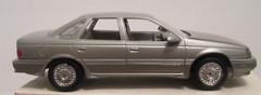 ERTL NIB PROMO CAR 1989 FORD TAURUS SHO LIGHT TITANIUM METALLIC #6054