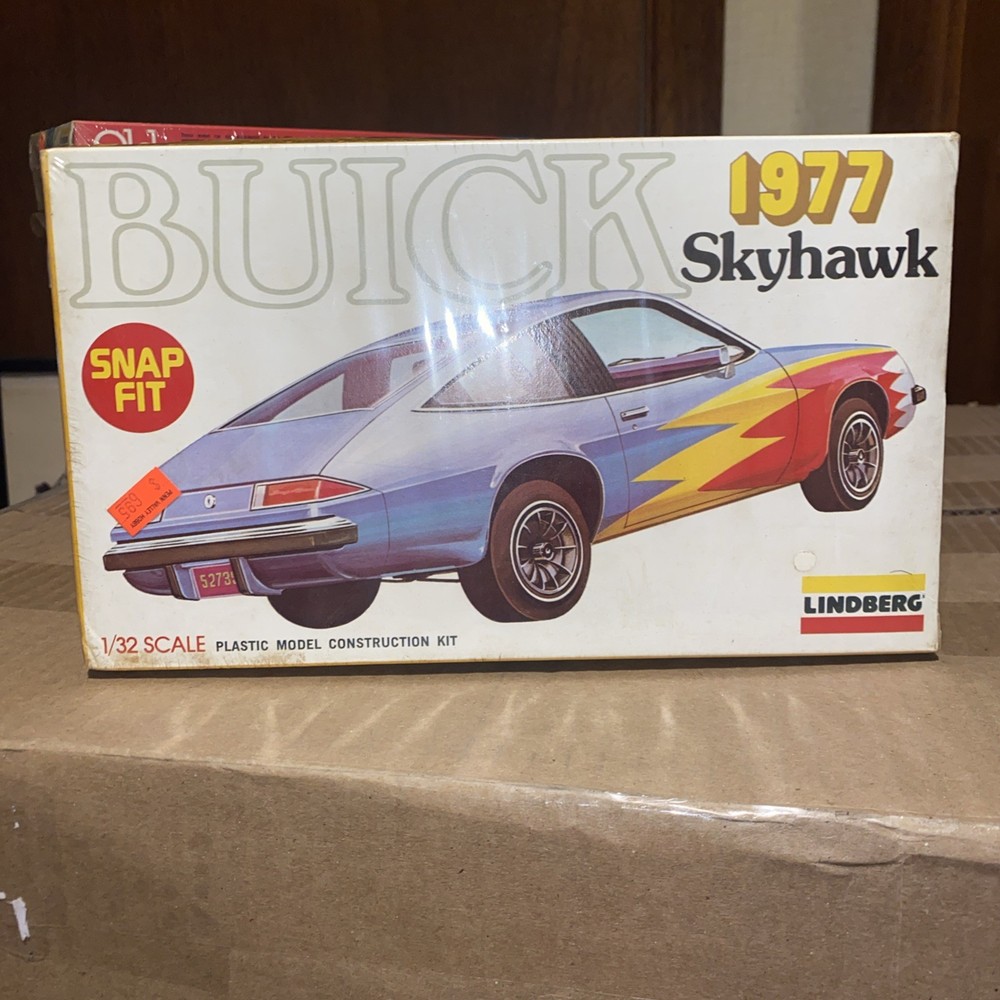 Vintage Lindberg 1/32 Snap Fit 1977 Buick Skyhawk Sealed Kit 376